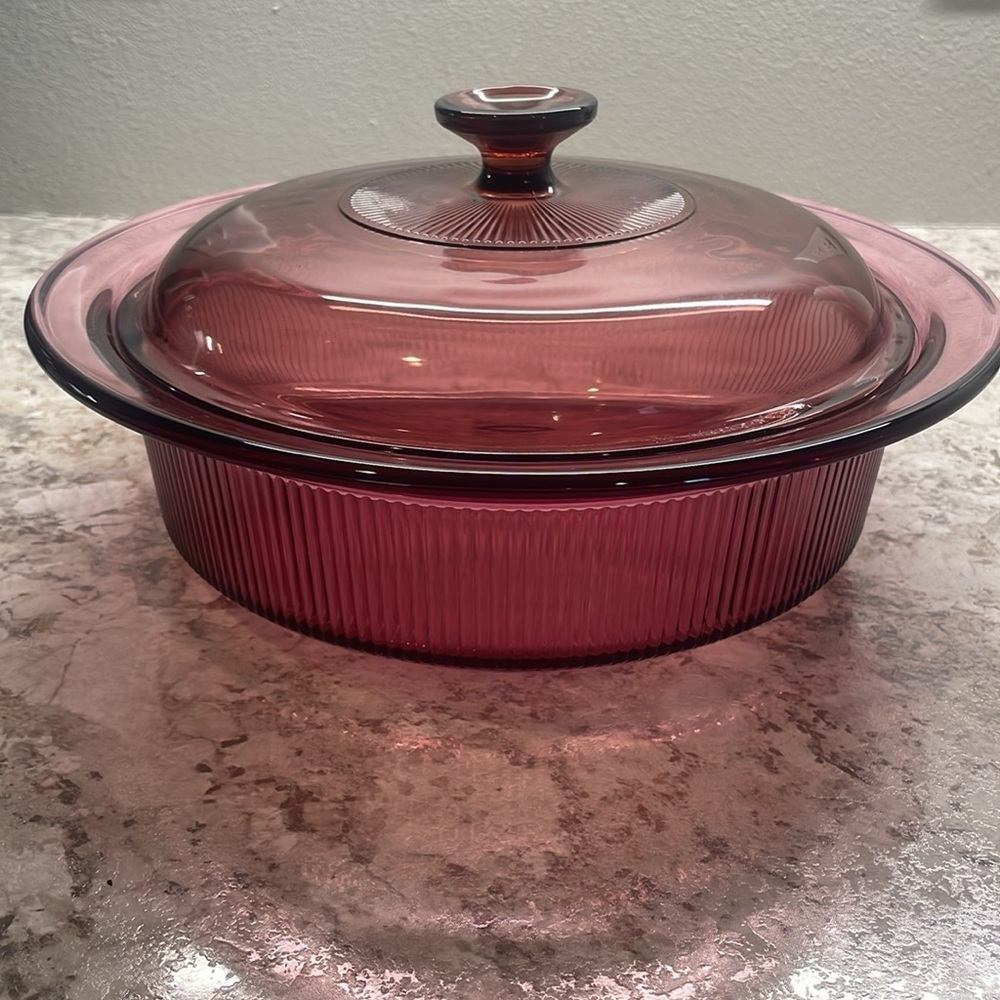 2.5 qt Corning Vision and Pyrex Cranberry Glass Casserole Dish with lid